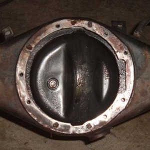 housing showing locker.JPG