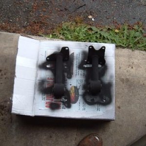 motor mounts.JPG