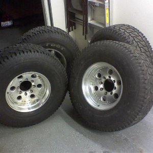 Riding up lake creek 104.jpg