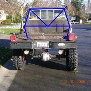 back of cage agianst cab(Small).JPG