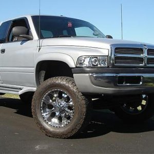 8-lug2.jpg